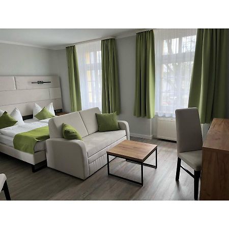 Hotel Und Restaurant Kranichsberg Woltersdorf  Екстериор снимка