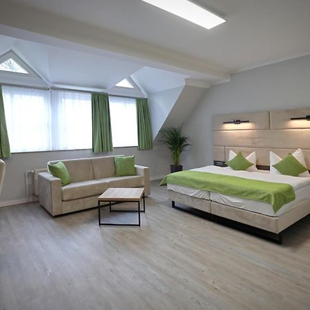 Hotel Und Restaurant Kranichsberg Woltersdorf  Екстериор снимка