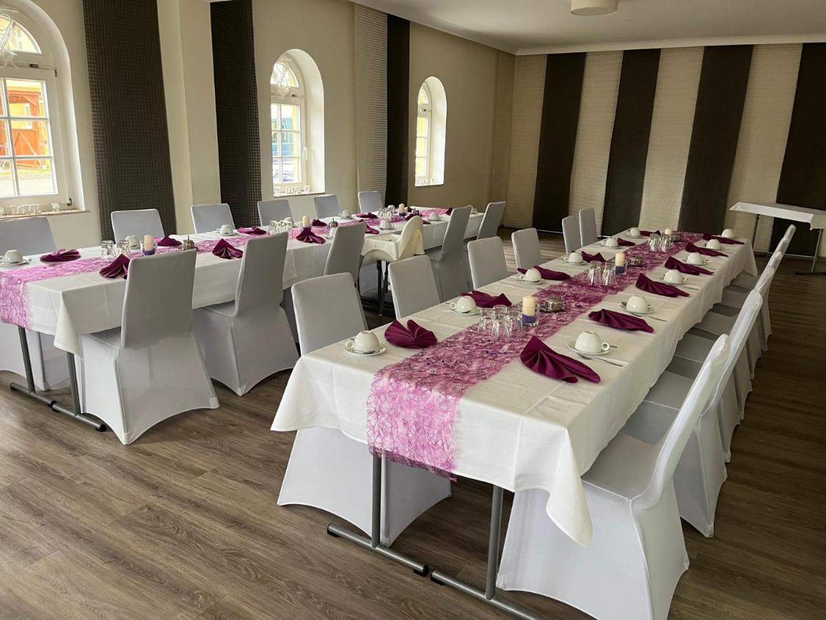 Hotel Und Restaurant Kranichsberg Woltersdorf  Екстериор снимка