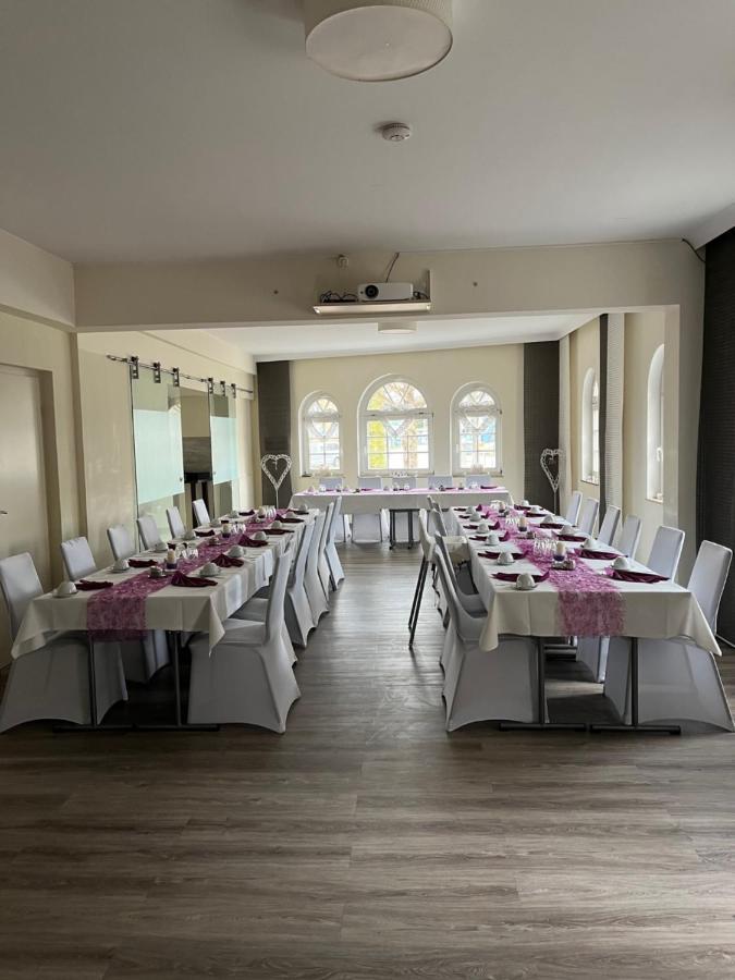 Hotel Und Restaurant Kranichsberg Woltersdorf  Екстериор снимка