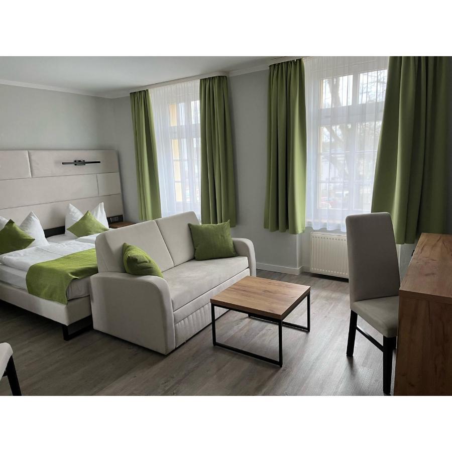 Hotel Und Restaurant Kranichsberg Woltersdorf  Екстериор снимка