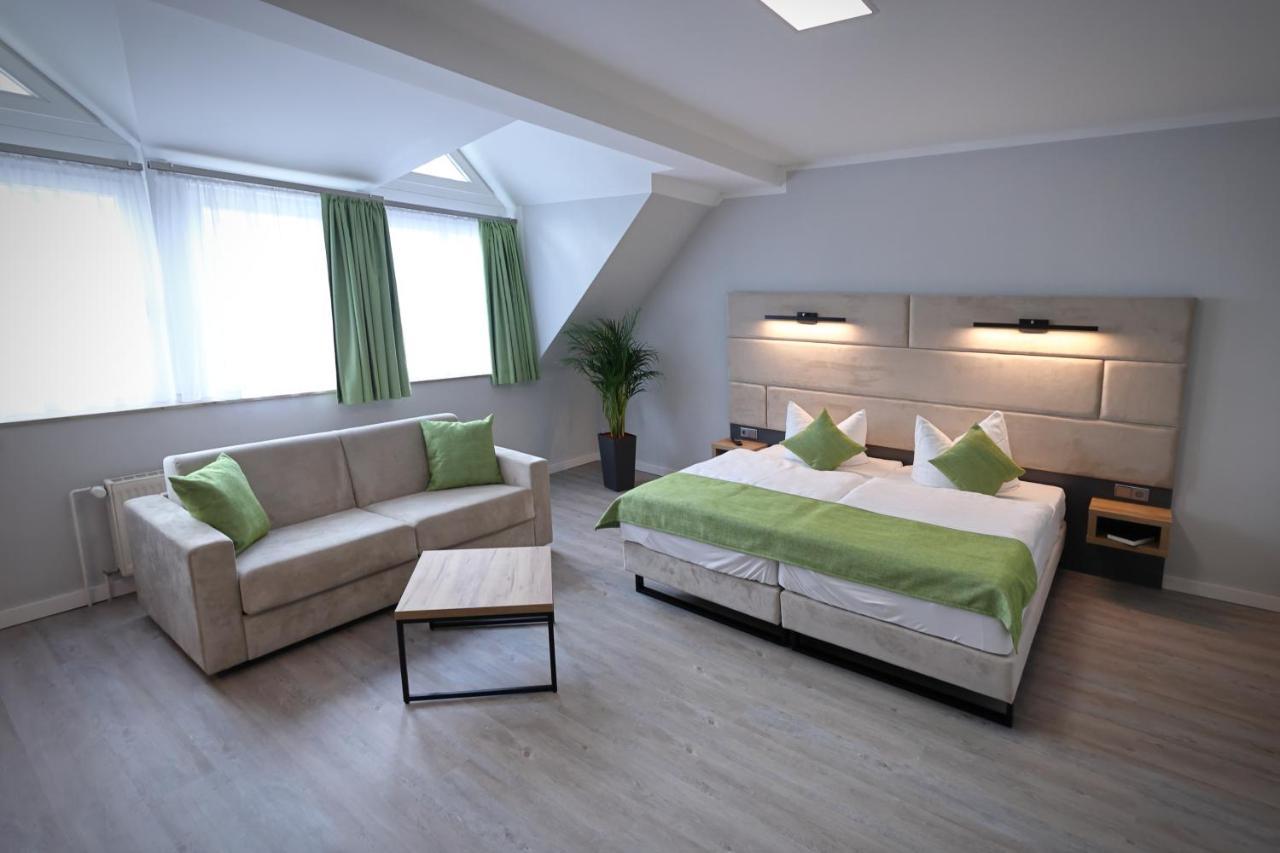 Hotel Und Restaurant Kranichsberg Woltersdorf  Екстериор снимка