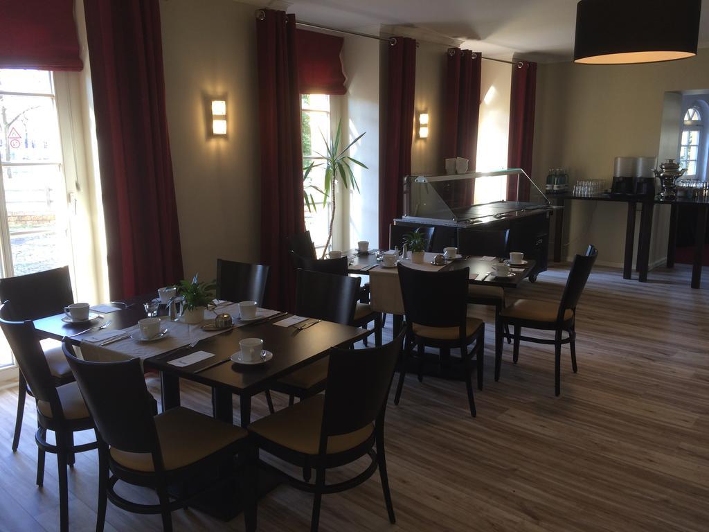 Hotel Und Restaurant Kranichsberg Woltersdorf  Екстериор снимка