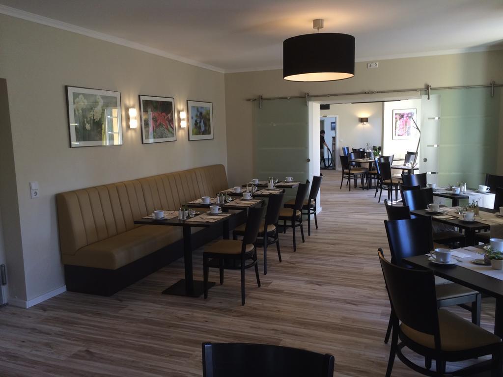 Hotel Und Restaurant Kranichsberg Woltersdorf  Екстериор снимка