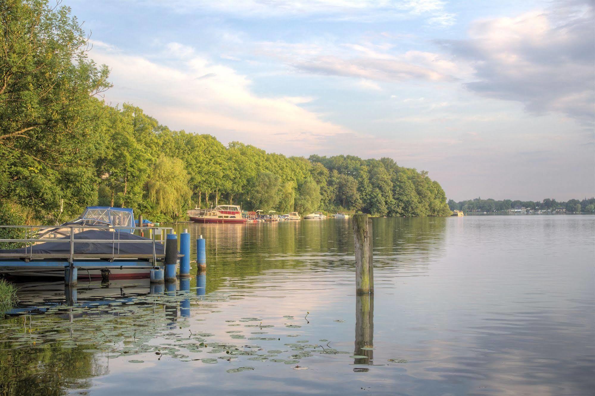 Hotel Und Restaurant Kranichsberg Woltersdorf  Екстериор снимка