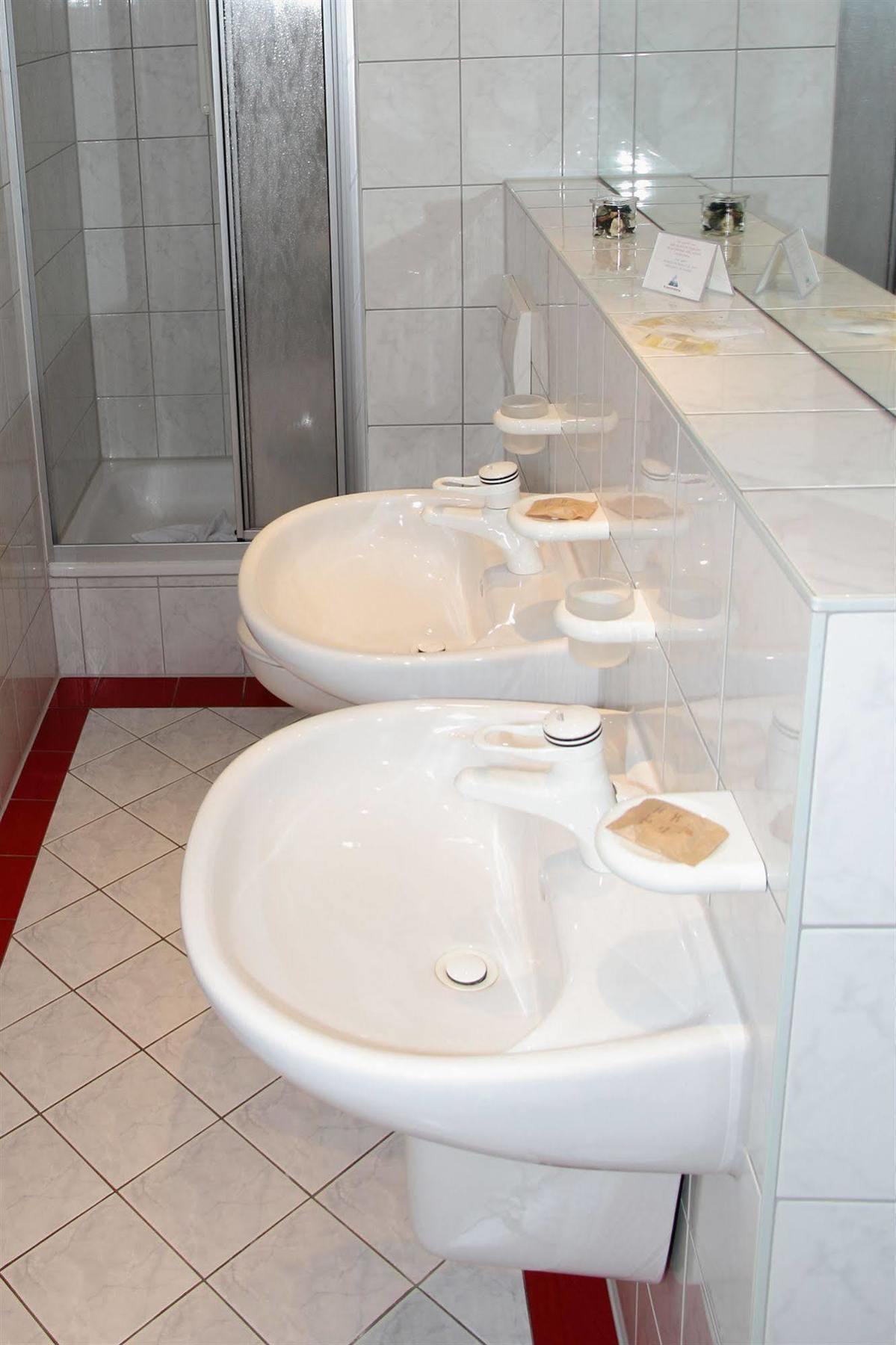 Hotel Und Restaurant Kranichsberg Woltersdorf  Екстериор снимка