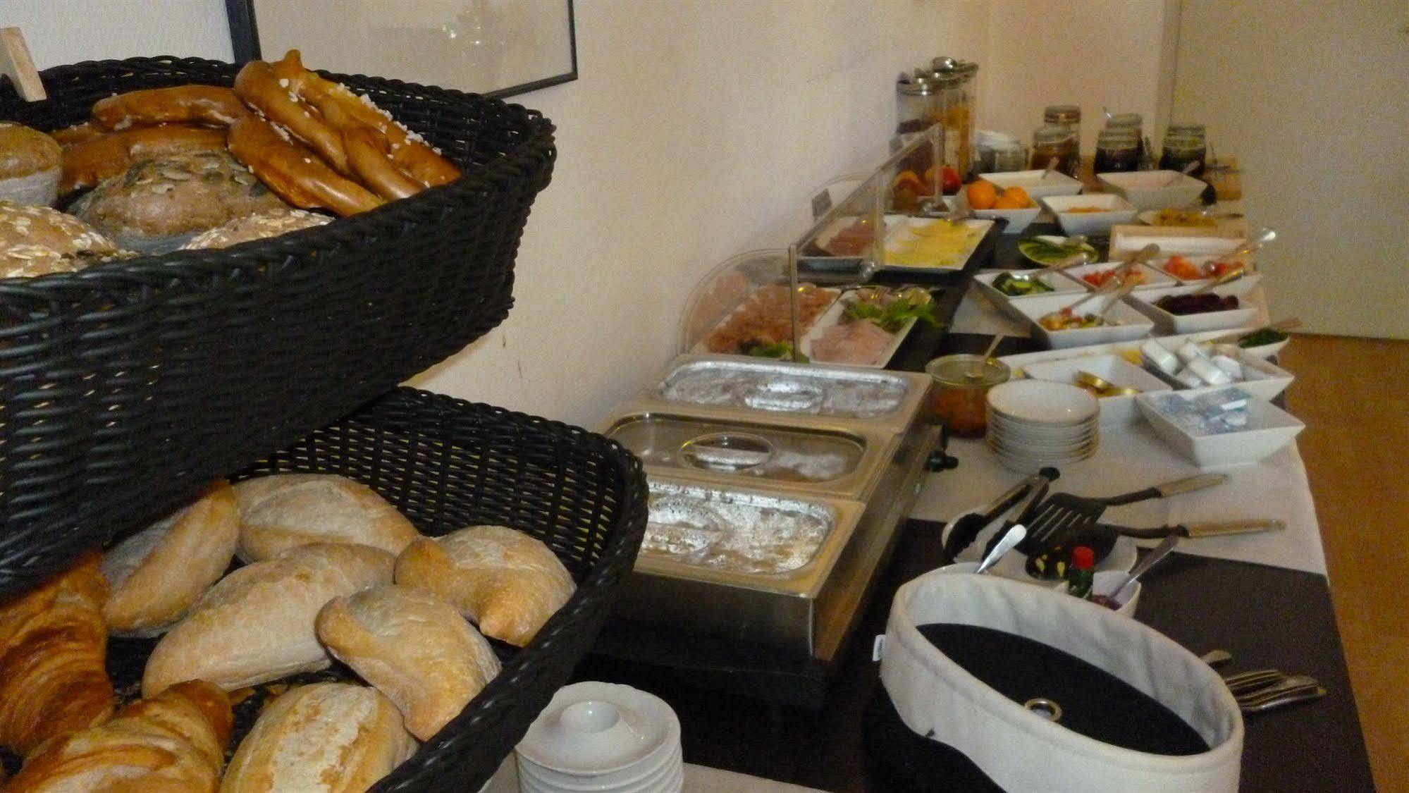 Hotel Und Restaurant Kranichsberg Woltersdorf  Екстериор снимка