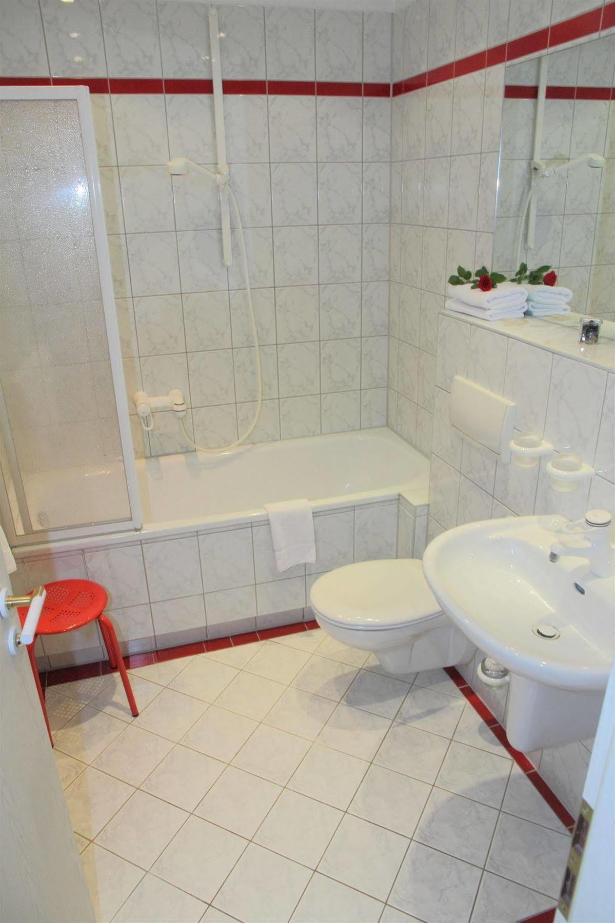 Hotel Und Restaurant Kranichsberg Woltersdorf  Екстериор снимка