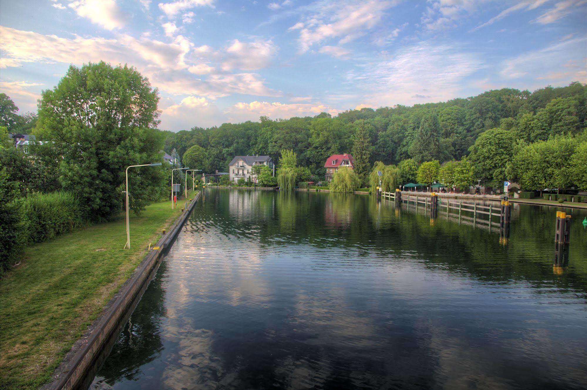 Hotel Und Restaurant Kranichsberg Woltersdorf  Екстериор снимка