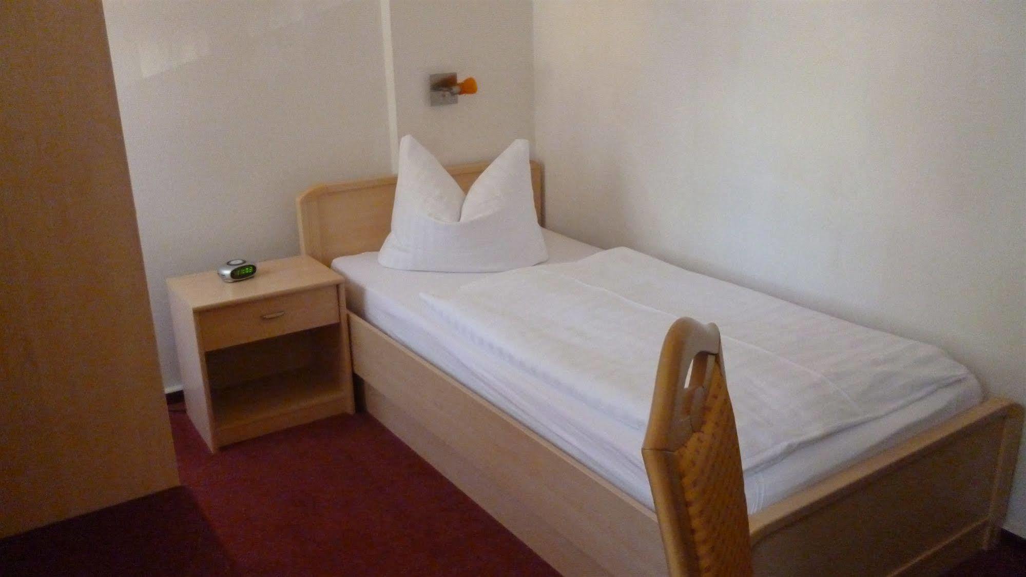 Hotel Und Restaurant Kranichsberg Woltersdorf  Екстериор снимка