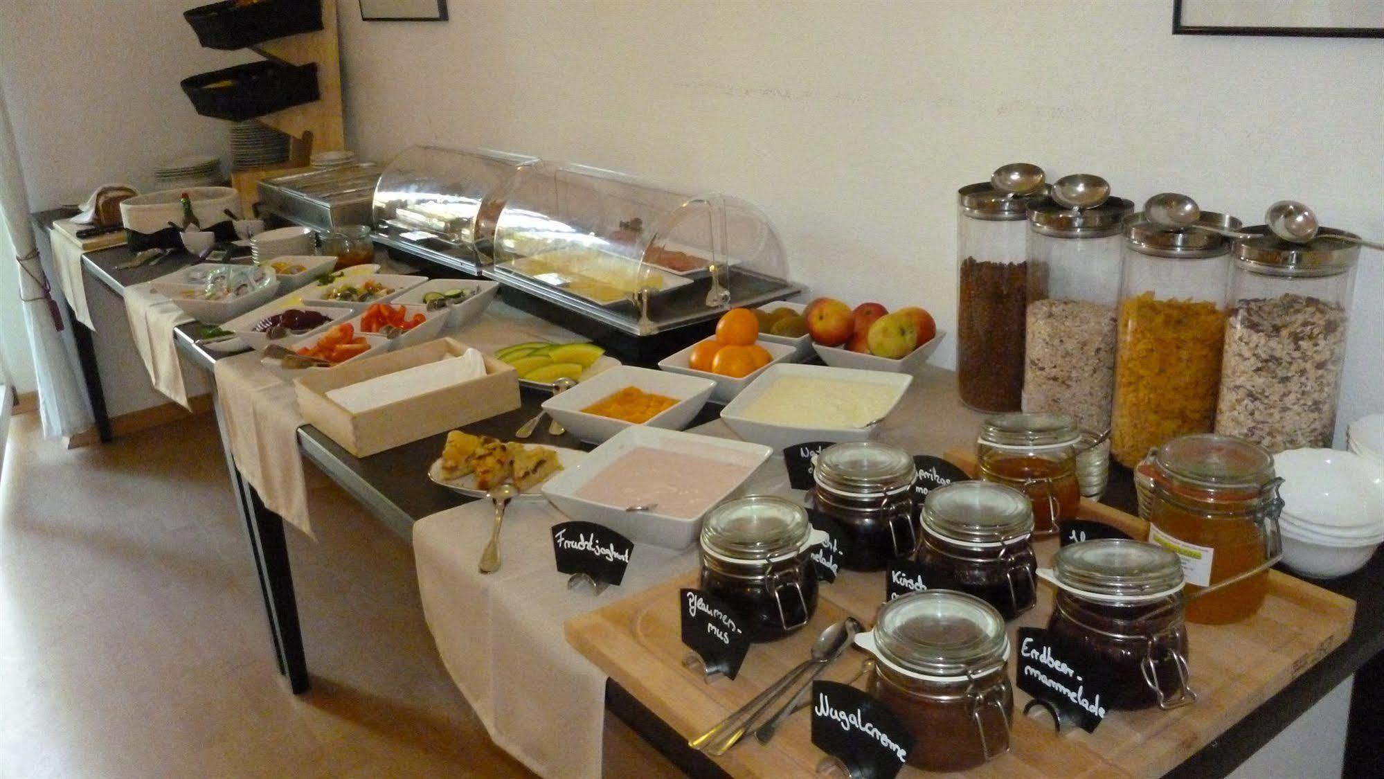 Hotel Und Restaurant Kranichsberg Woltersdorf  Екстериор снимка