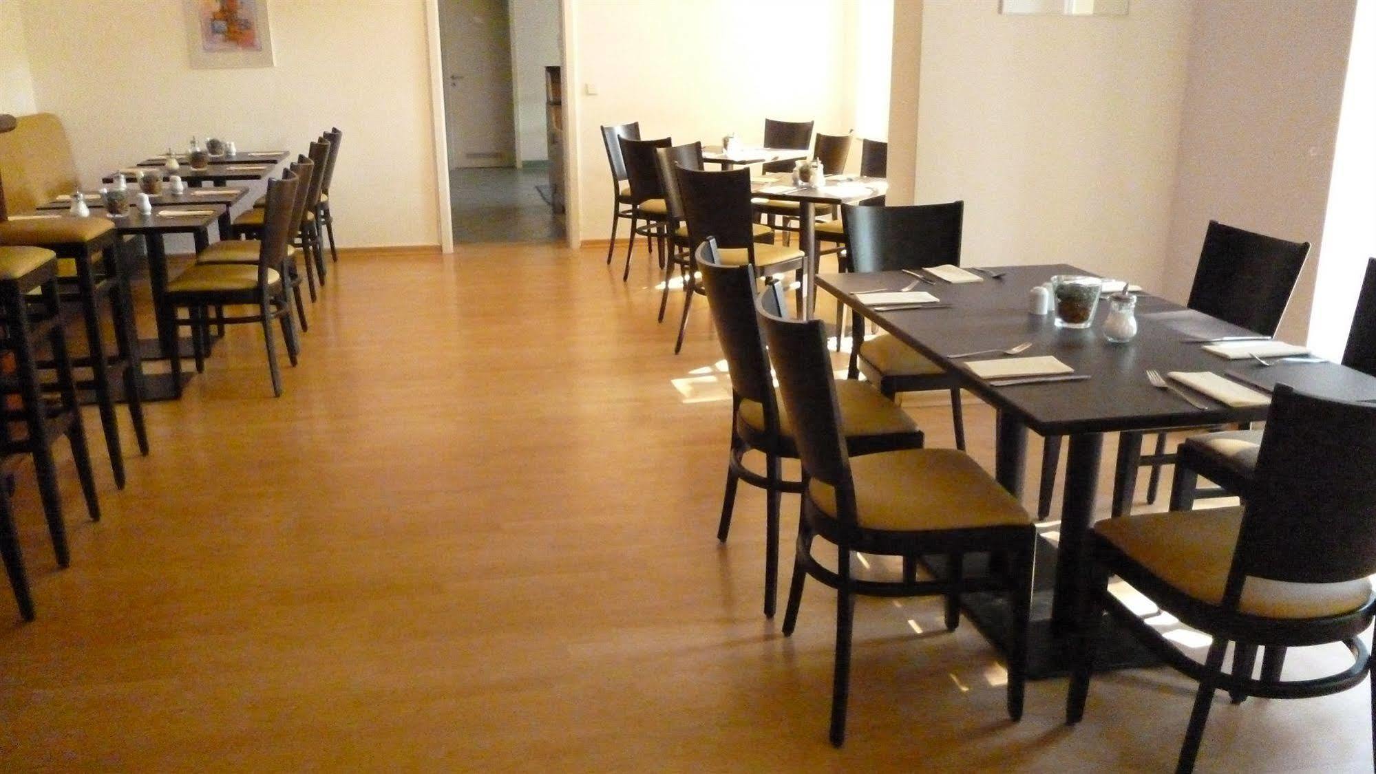 Hotel Und Restaurant Kranichsberg Woltersdorf  Екстериор снимка